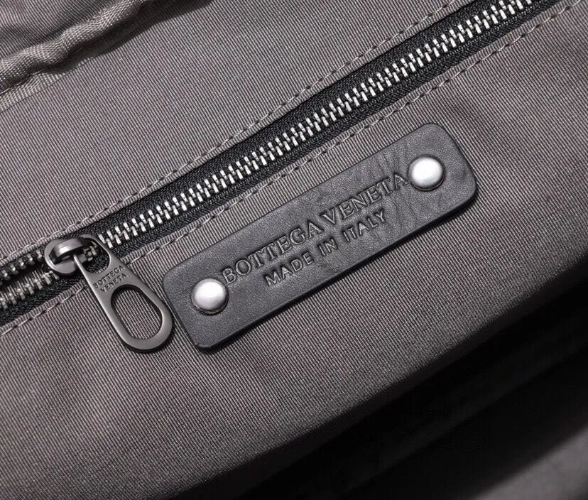 All categories 💚 Top version men’s bags 💚 BV 2024 new BV crossbody bag